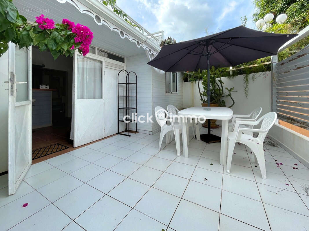 Maison à BAIE-MAHAULT