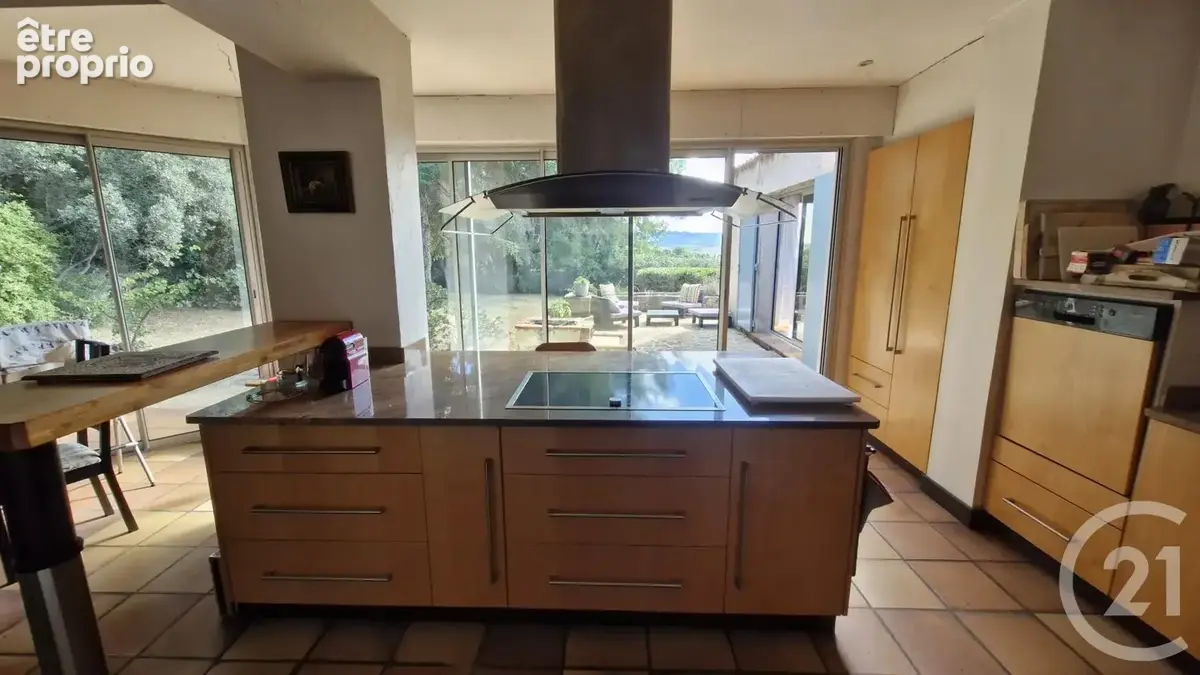 Maison 10 pièces 240 m² à vendre à Sanary-Sur-Mer (83110) - photo 9