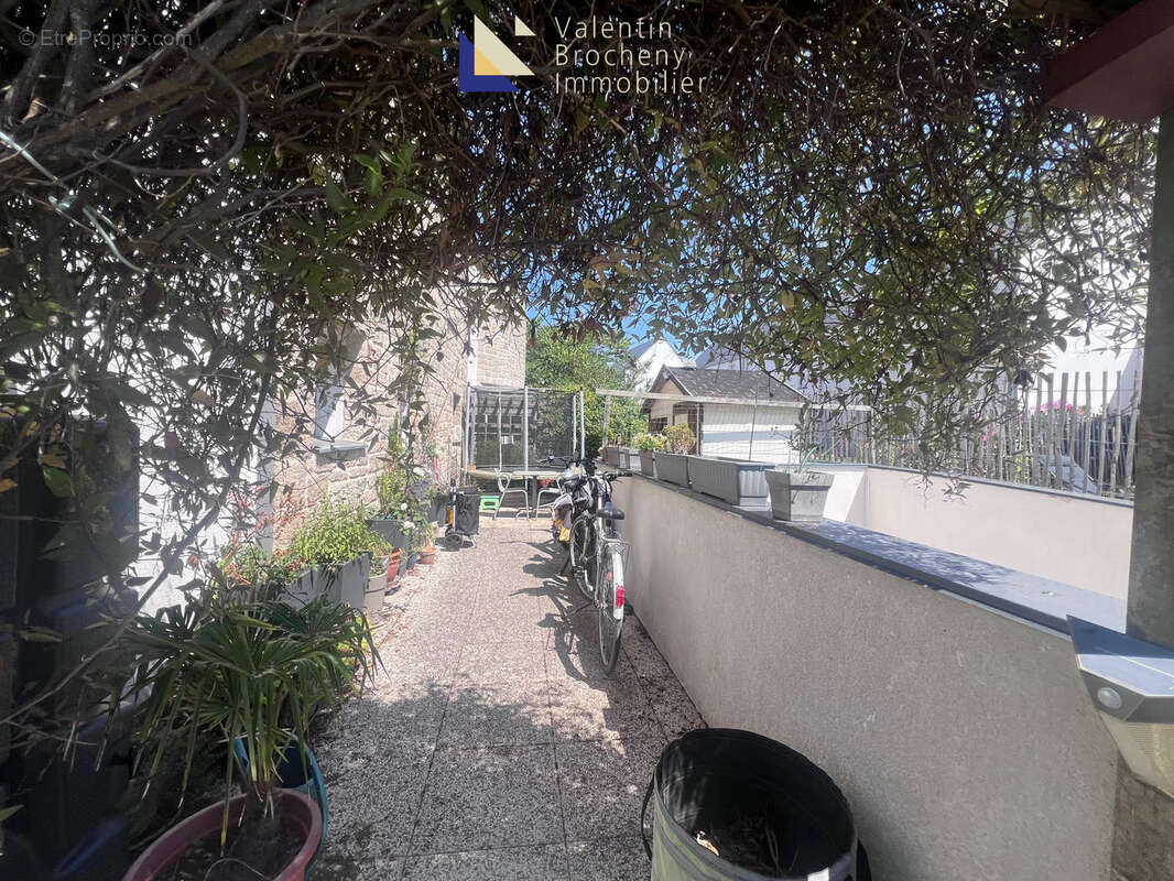 Entre Bourg et Plage- Esprit maison pour ce T3 en rez‑de‑jardin - photo 11