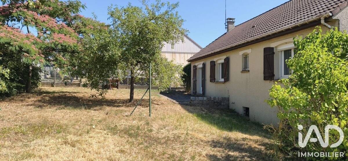Photo 1 - Maison à SAINT-HILAIRE-LES-ANDRESIS