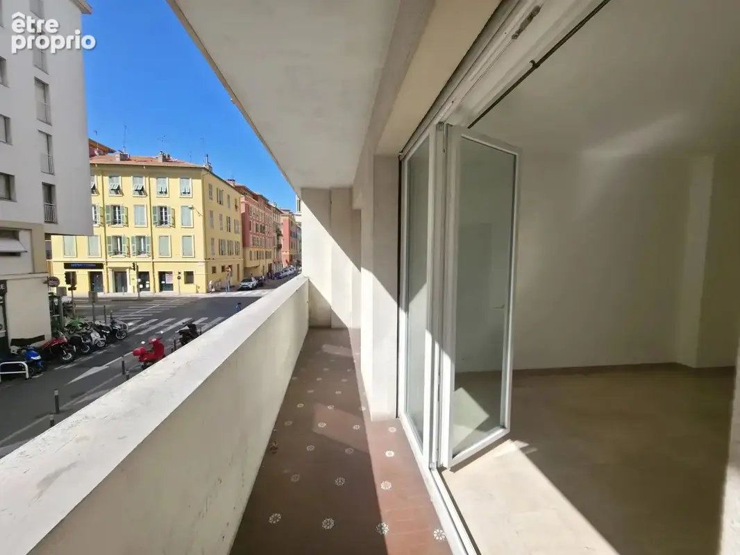 NICE - Le Port - 2 pièces - 54,64m² - plein Sud - ascenseur - balcon - photo 2