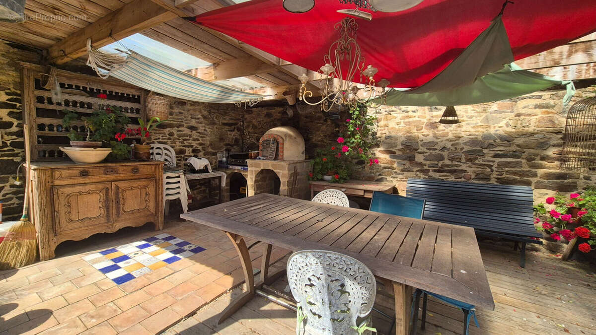 Maison de caractère en pierre entre bourg et mer - photo 6
