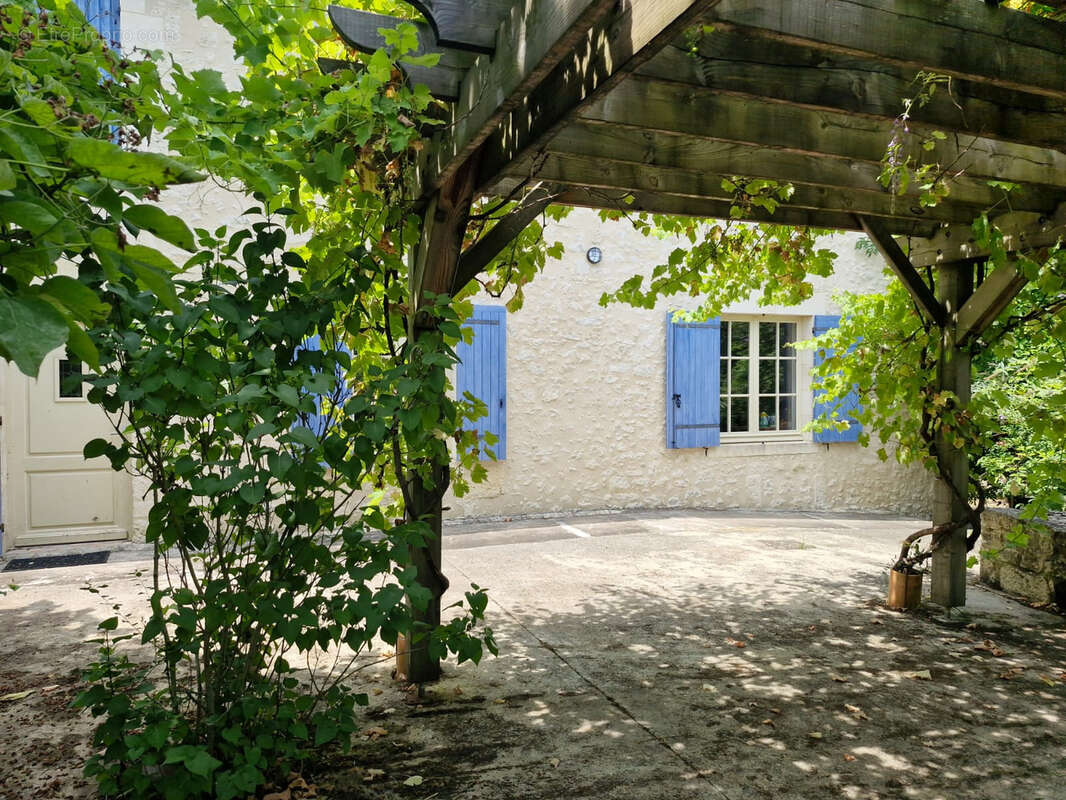 Maison à SAINTE-RADEGONDE