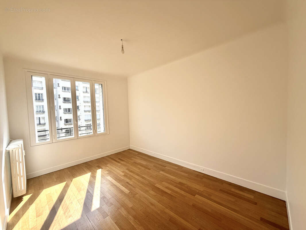 Appartement à CHARENTON-LE-PONT