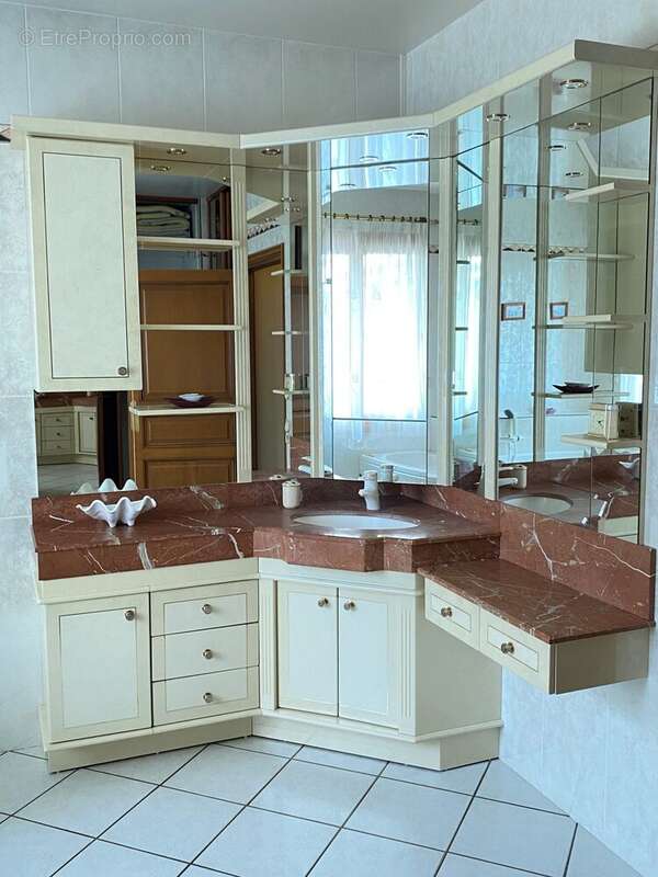 Maison à BEAUVOIR-SUR-MER