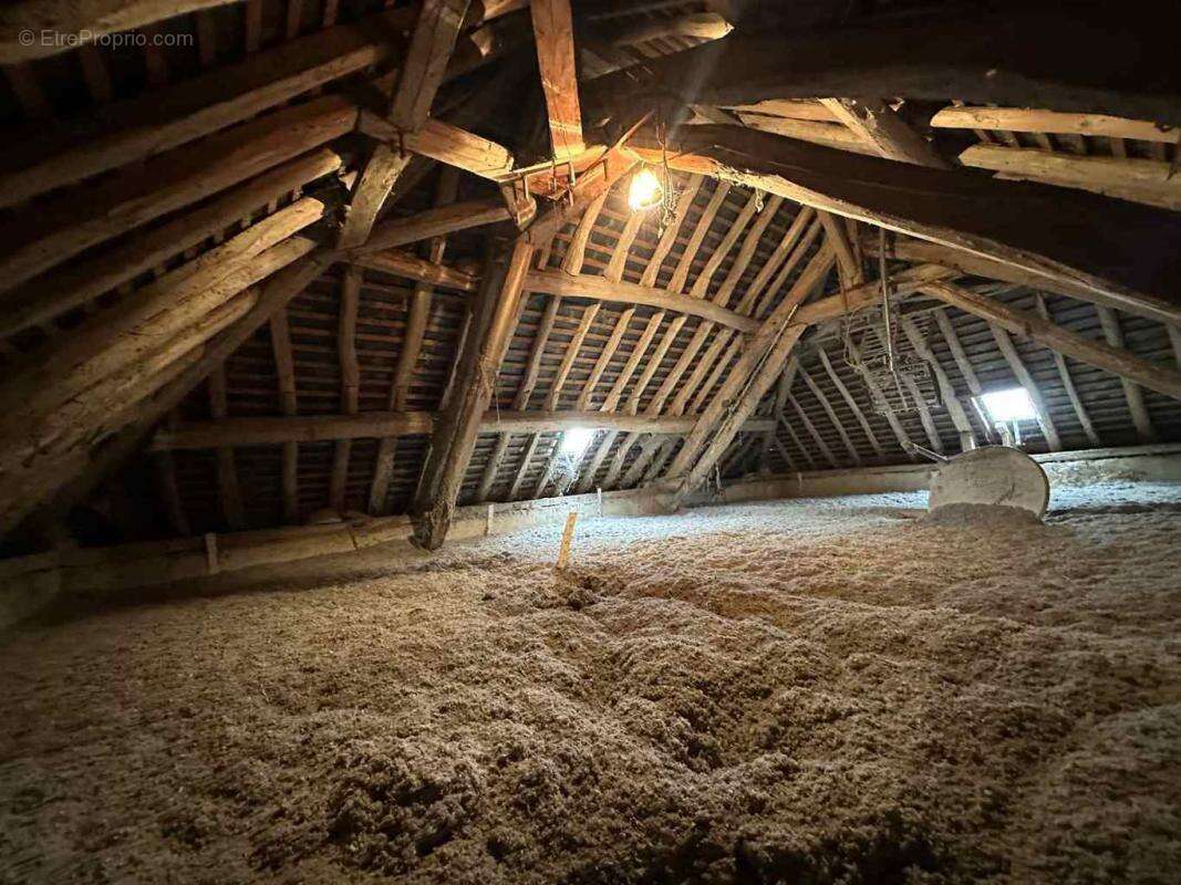 Maison à SAINT-COSME-EN-VAIRAIS