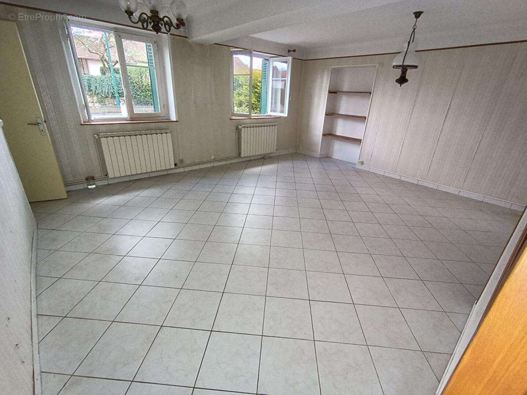 Maison à MAGNY-COURS
