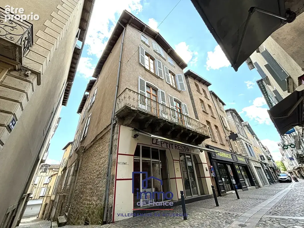 Immeuble de 280 m² avec local commercial et caves - photo 2