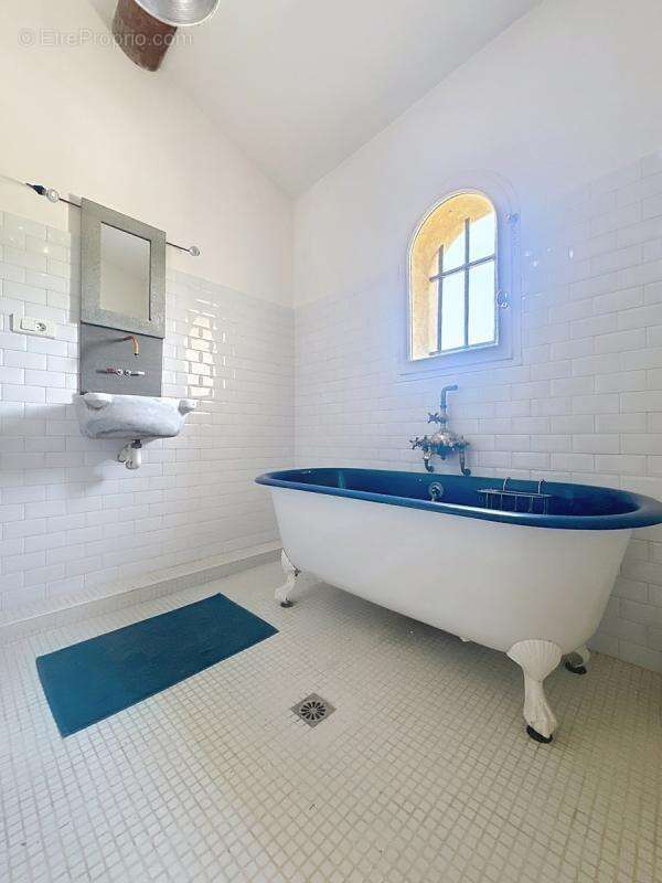 Maison à CHATEAURENARD