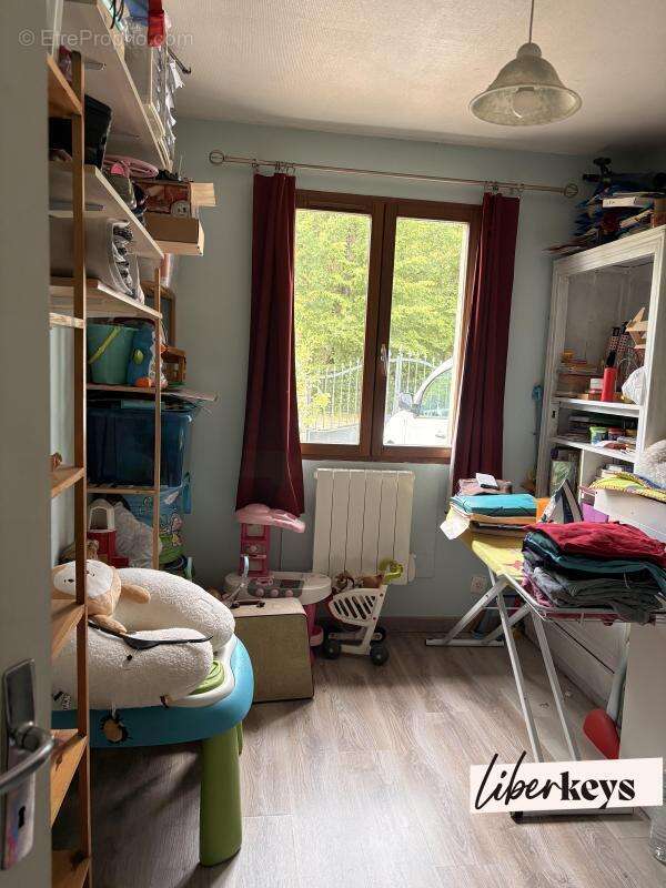 Maison à LES BORDES