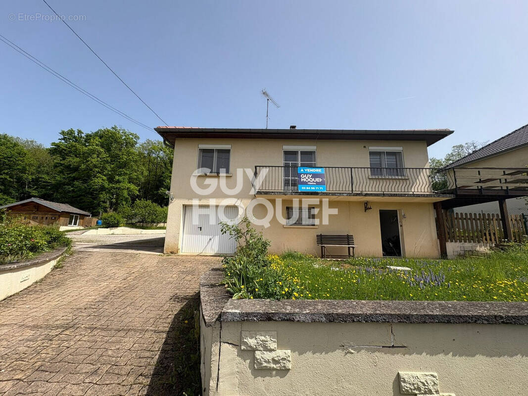 Maison à VALLEROIS-LORIOZ