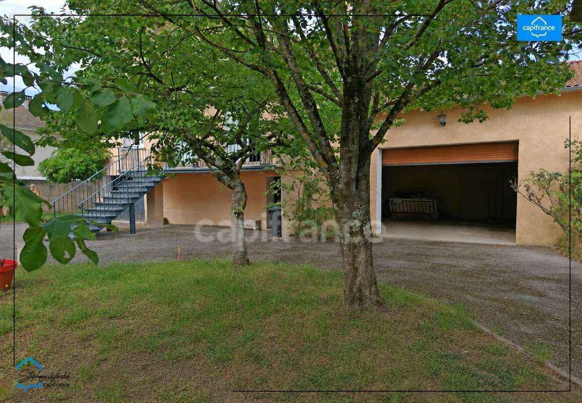 Maison de caractere 140m2, piscine , dependance attenante de 65 m², terrain 1000m2 - photo 4