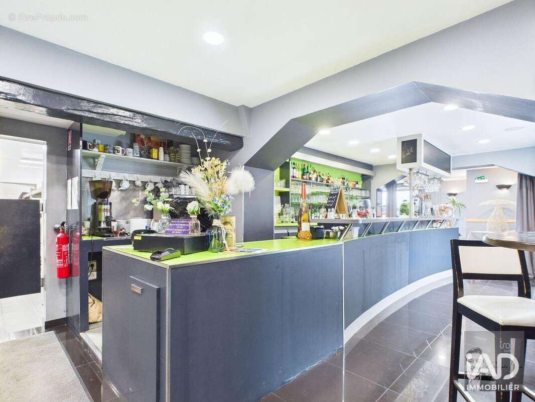 Photo 6 - Commerce à PROUVY
