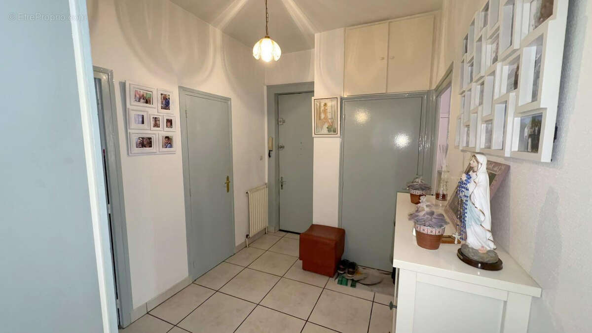 Appartement à SAINT-ETIENNE