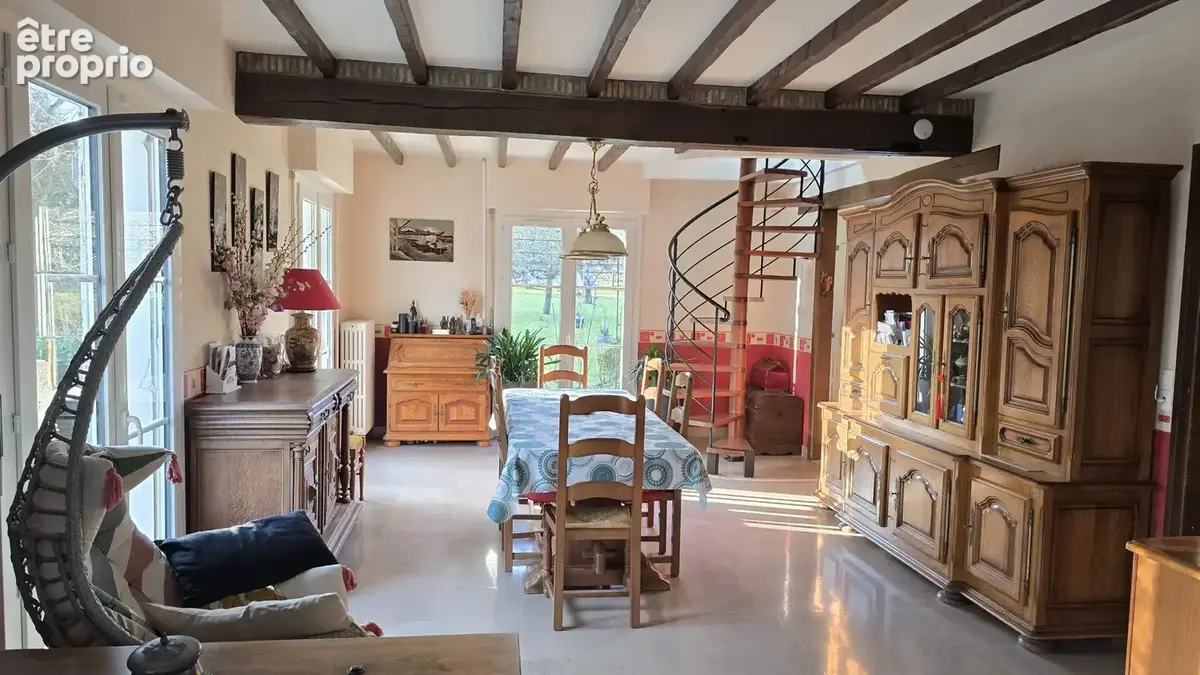 Maison de  226m2 sur sous sol total et terrain de 3550m2 - photo 3