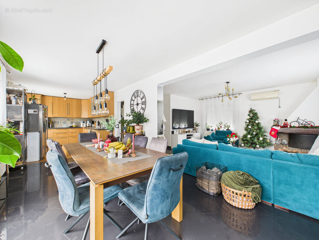 Maison à SARTROUVILLE