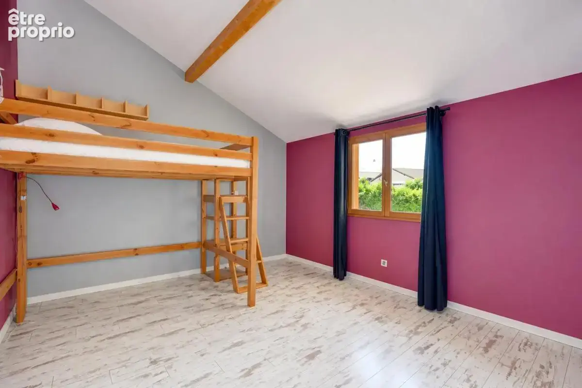Maison de 8 pièces de 170 m² à Saint-Laurent-de-Mure - photo 11