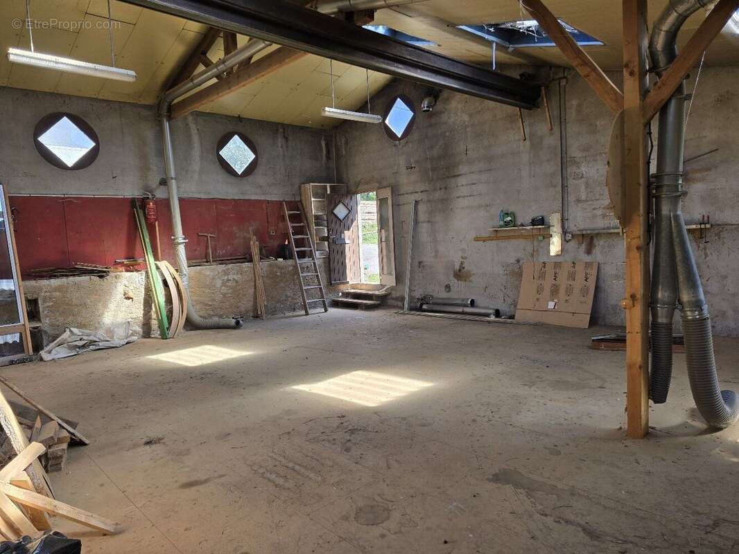 Atelier rénovable en habitation + Garage et terrain - Pont de Salars - photo 9