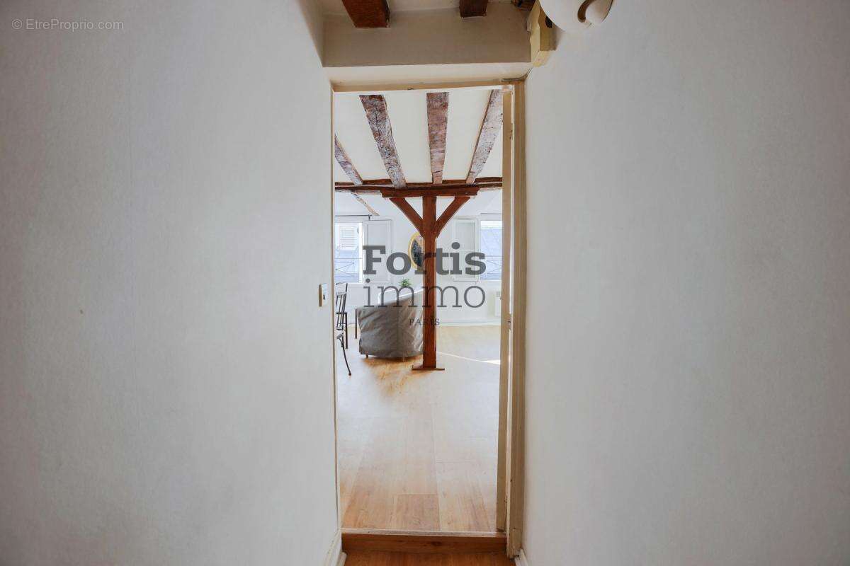 Appartement à PARIS-3E