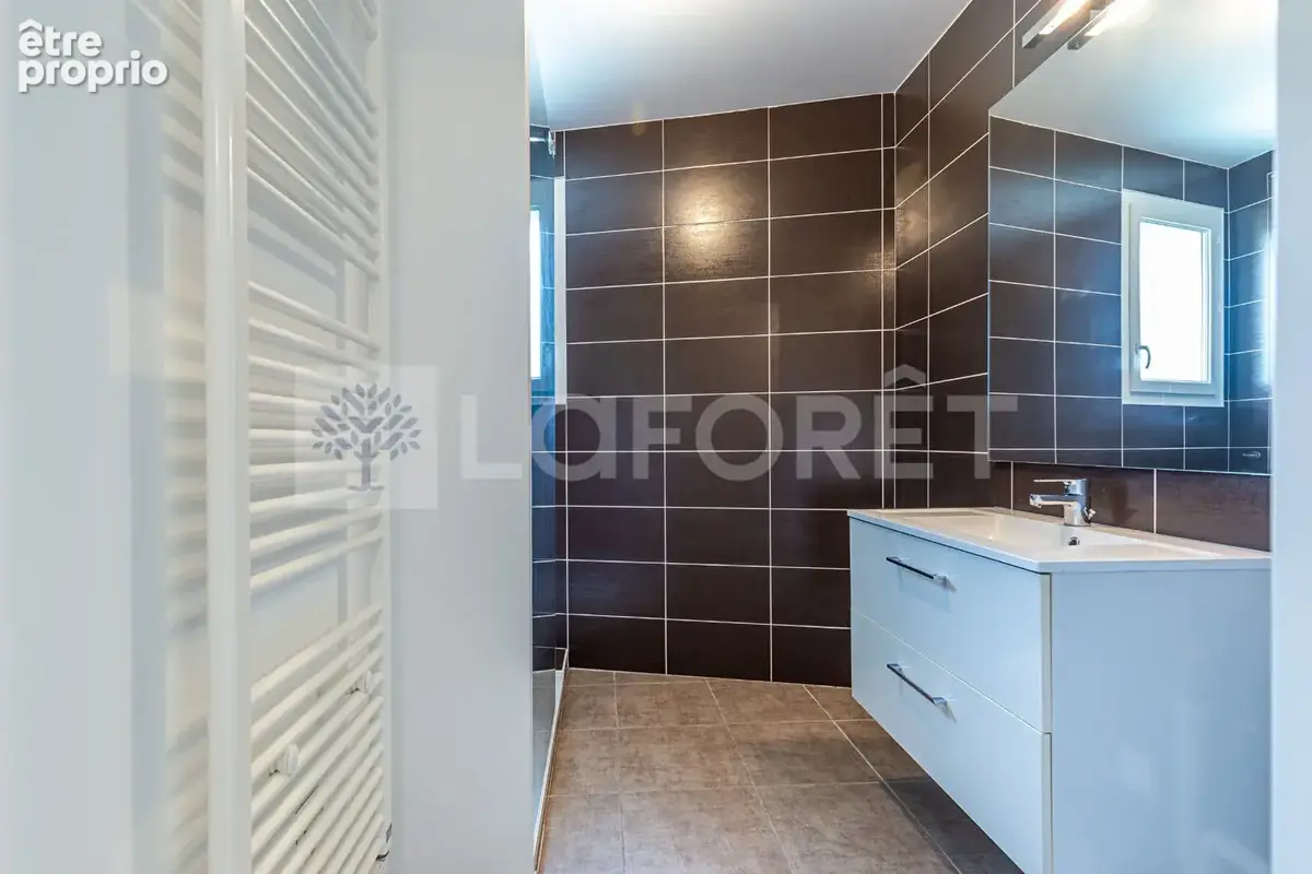 Agence immobiliere laforet - "bambou" - annecy / seynod - appartement t3 de 79.91m² - terrasse de 42.94m² - place de stationneme - photo 9