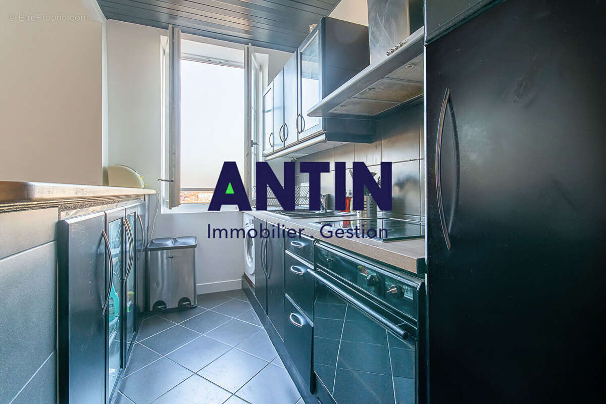 Appartement à LA GARENNE-COLOMBES