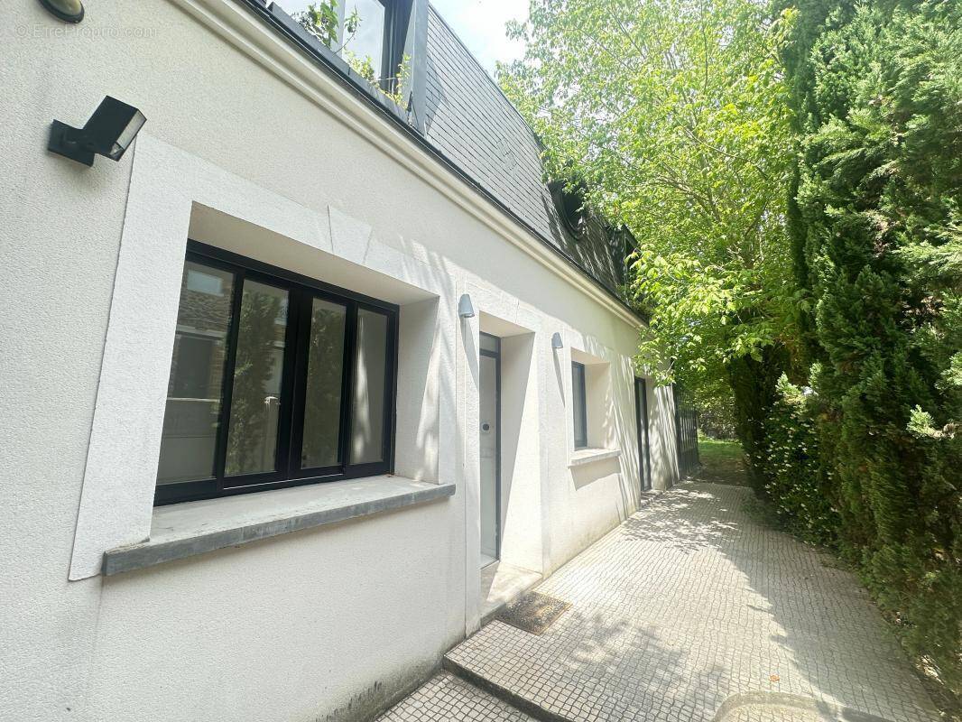 Maison à SAINT-MAUR-DES-FOSSES