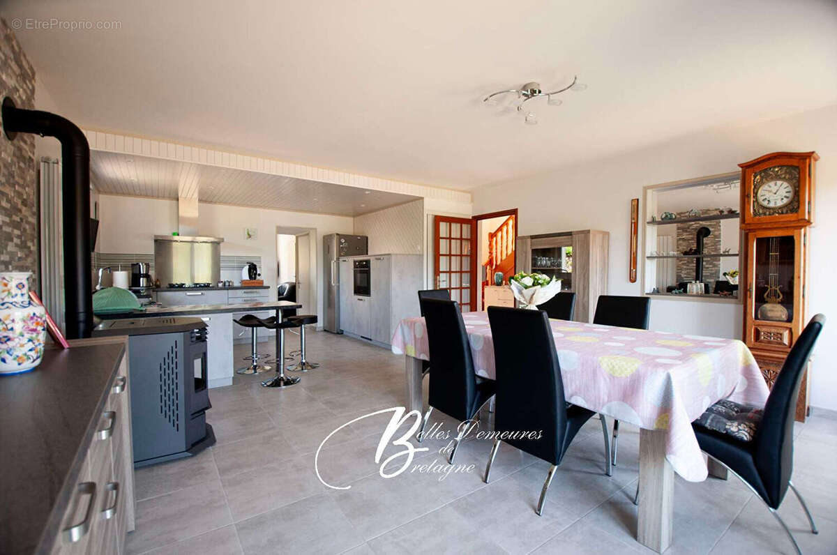 A vendre propriété ouverte sur son grand terrain constructible Côte de granit rose Bretagne - photo 7
