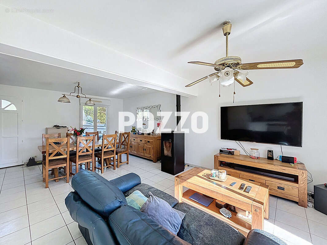 Maison à DONVILLE-LES-BAINS