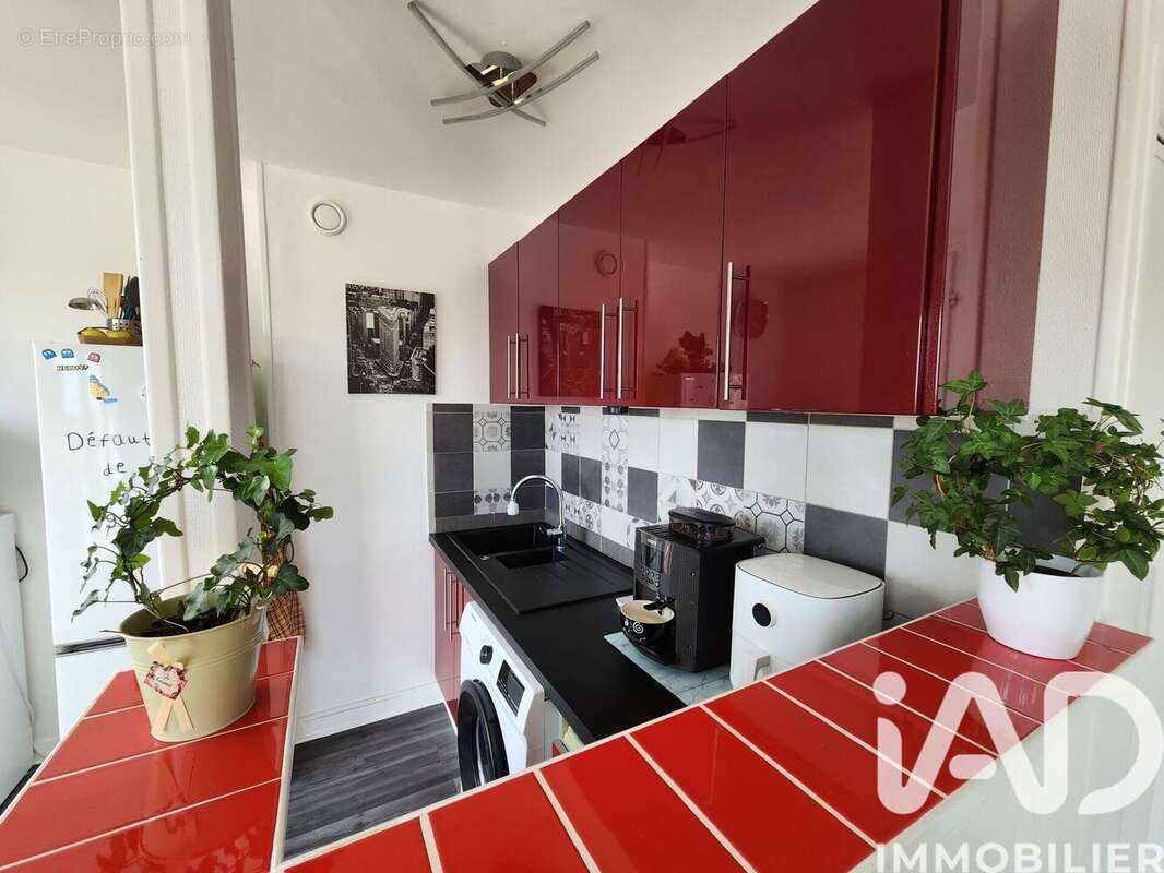 Appartement 26 m² à La Chapelle-Saint-Luc  - photo 4