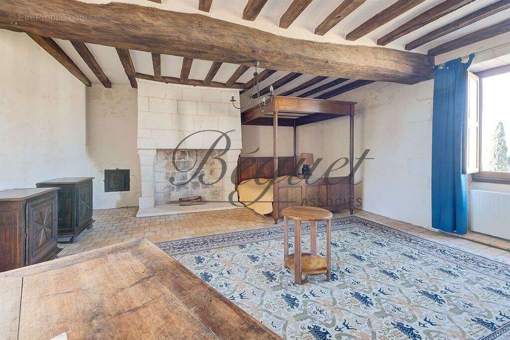 Maison à FAYE-LA-VINEUSE