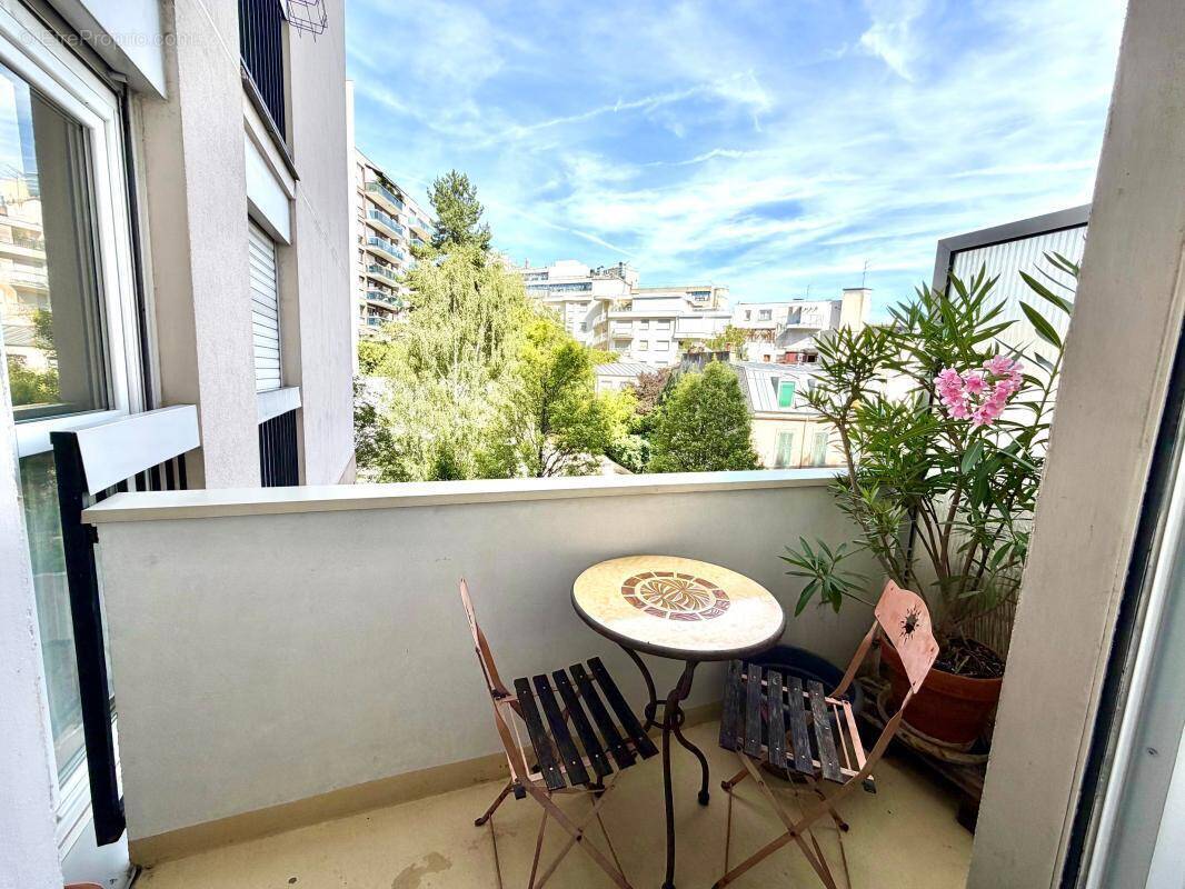 Appartement à PARIS-19E