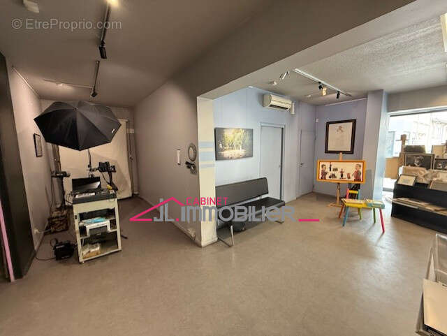 Commerce à PORTES-LES-VALENCE