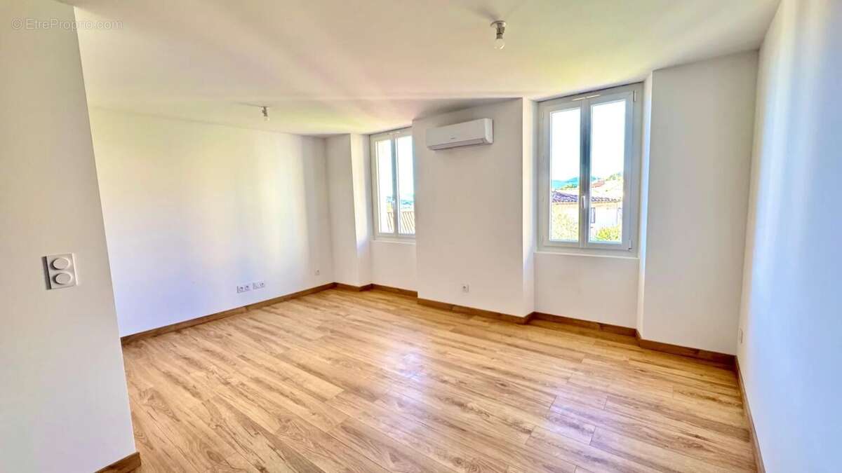 Appartement à CARNOULES