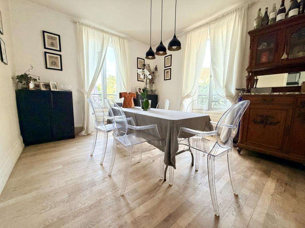 COUP DE CŒUR ASSURÉ – Élégante maison de caractère aux volumes exceptionnels avec jardin - photo 5