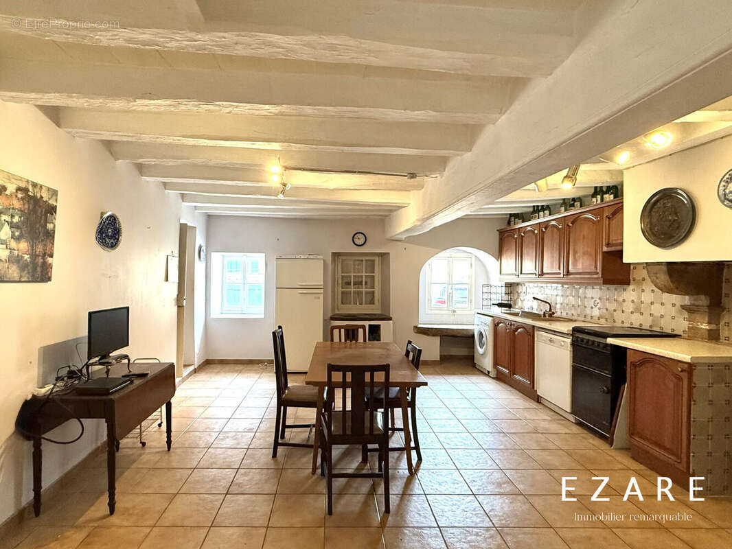 Cuisine actuelle  - Maison à SAVIGNY-LES-BEAUNE