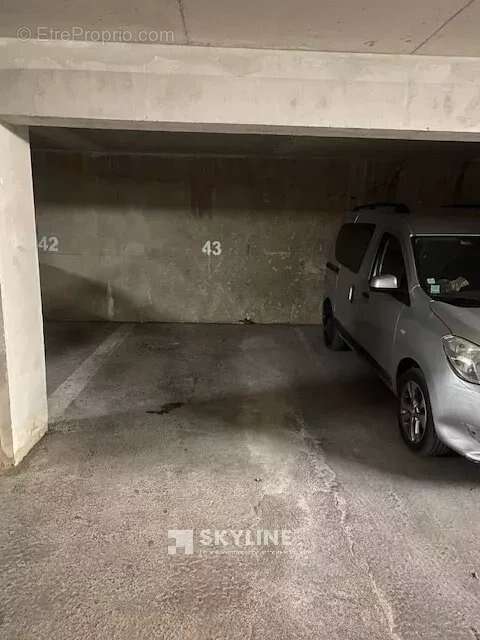 Parking à MARSEILLE-5E