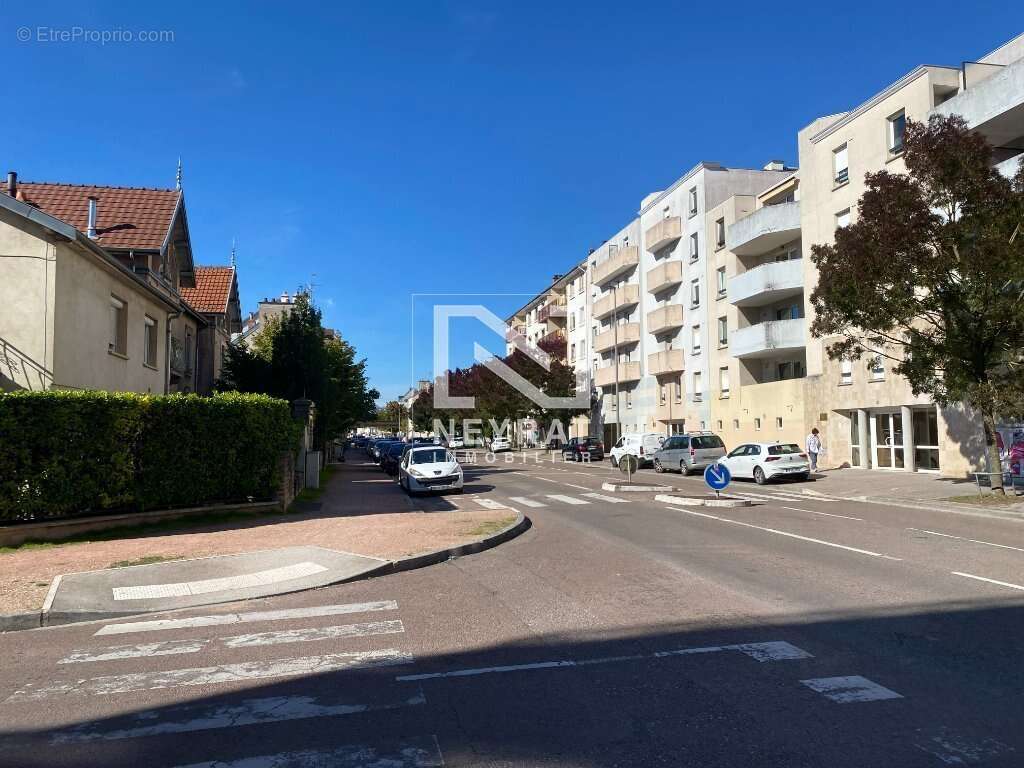 Place de parking sécurisée en sous-sol dans copropriété quartier Mansart - photo 6
