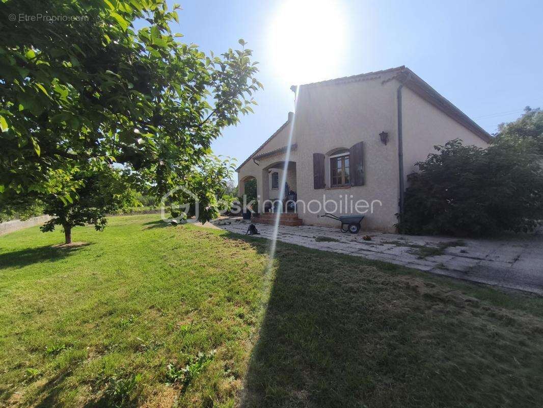 Idéal Artisan  : Maison Type 4 170 m²  en zone artisanale sur 2600 m² - photo 2