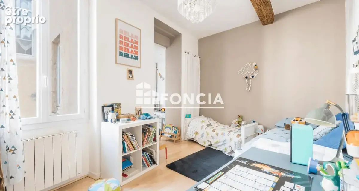 Nîmes quartier Révolution – Magnifique T3 traversant de 87 m² avec ascenseur et climatisation - photo 2