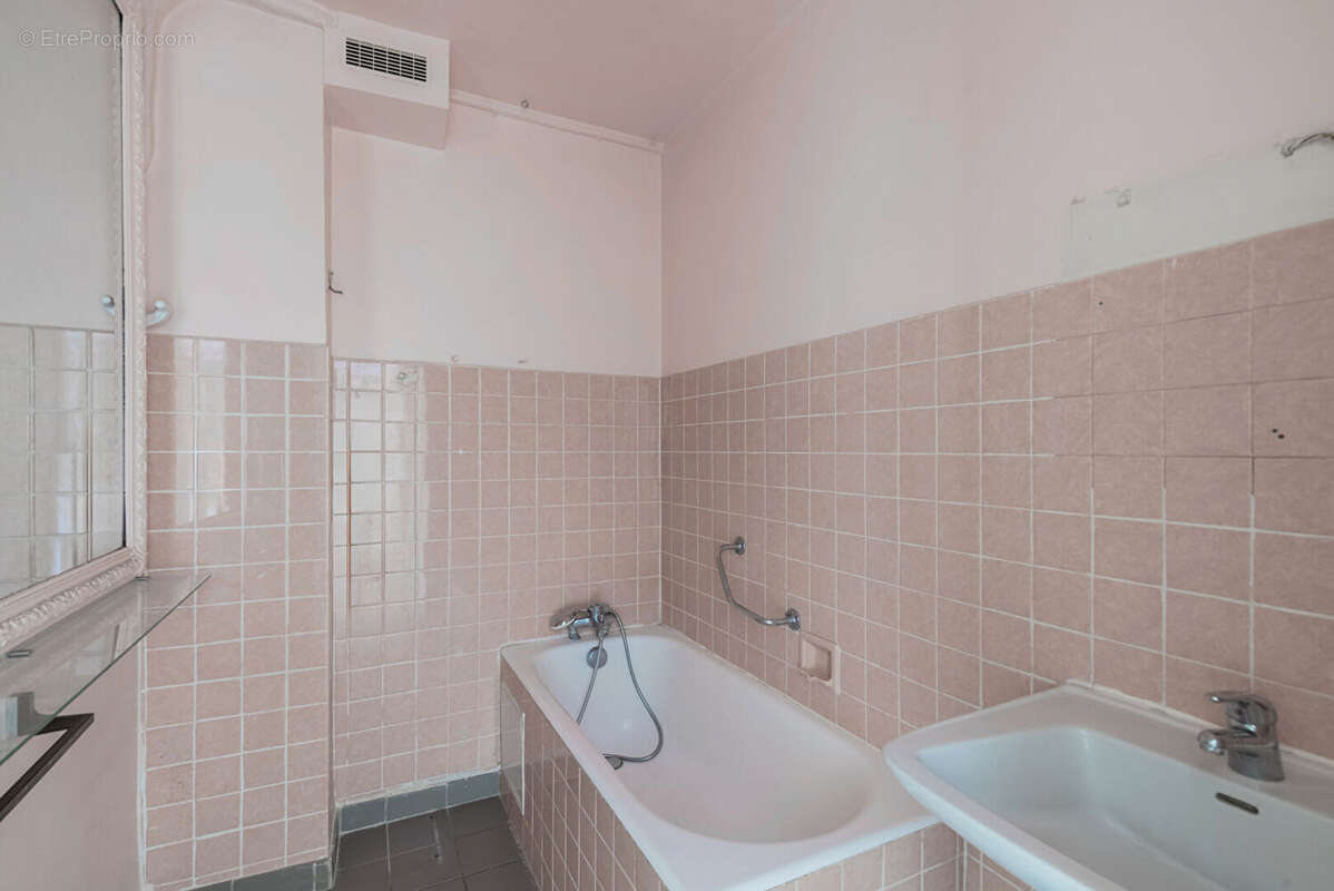 Appartement à PARIS-8E