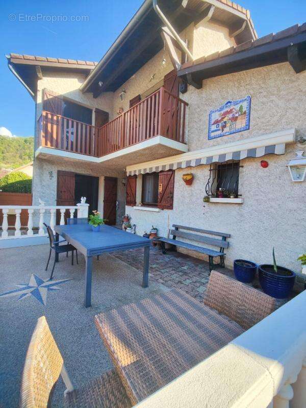 Maison à SAINT-MARTIN-D'HERES