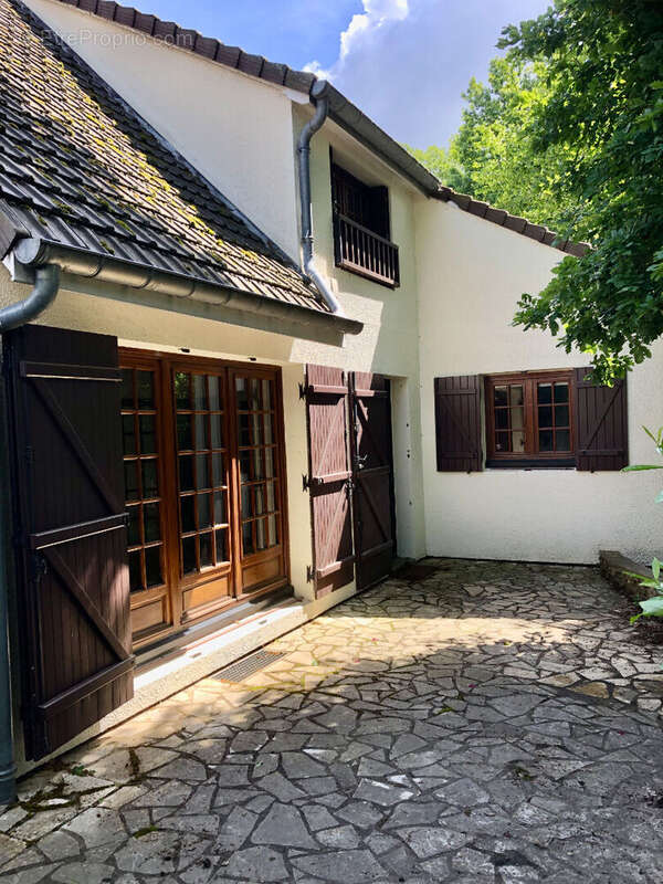 Maison à BUC
