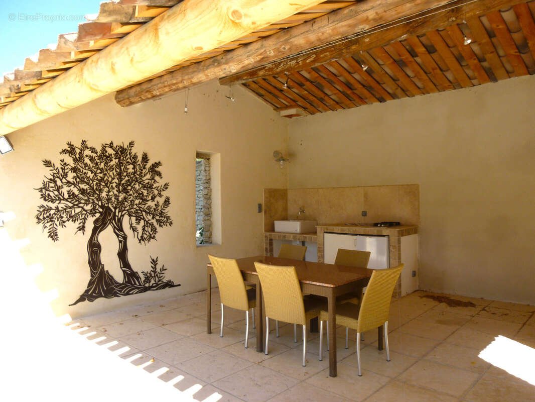 Maison à L'ISLE-SUR-LA-SORGUE