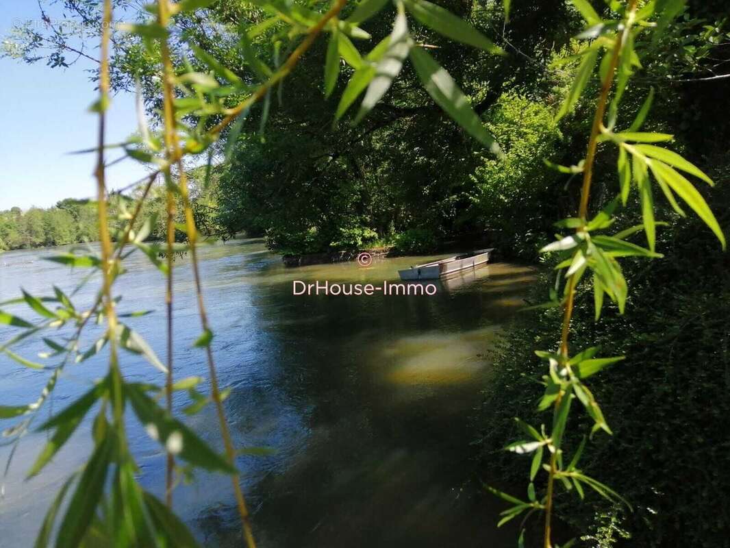 Maison à RUELLE-SUR-TOUVRE