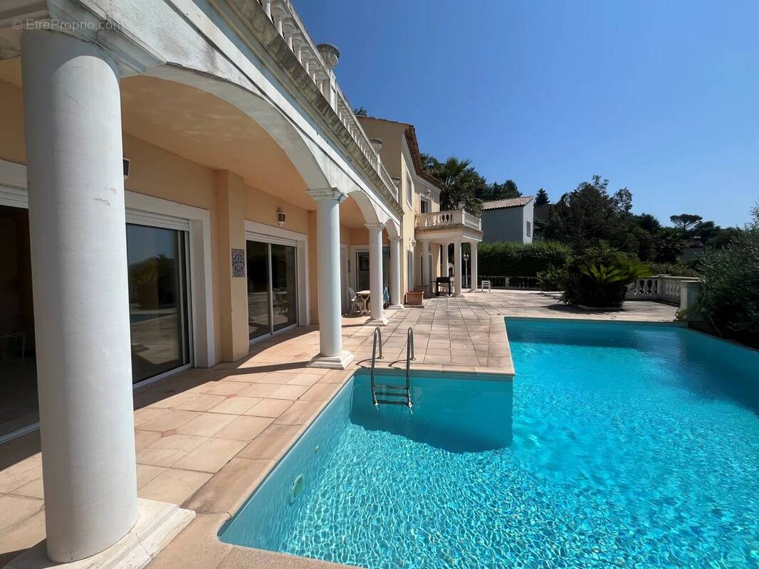 Maison à MANDELIEU-LA-NAPOULE