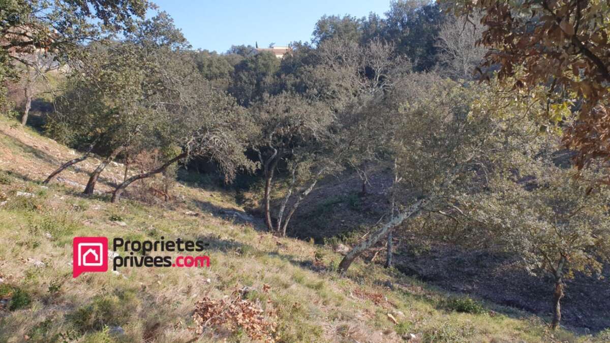 Terrain à UZES