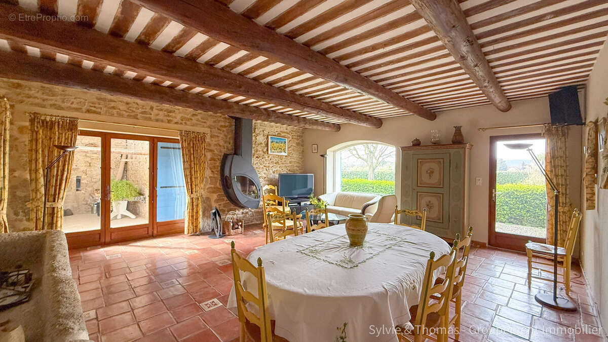 Maison à CADEROUSSE