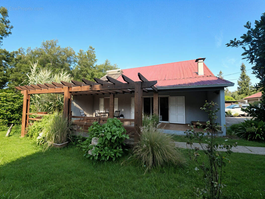 Maison à LA PLAINE-DES-PALMISTES