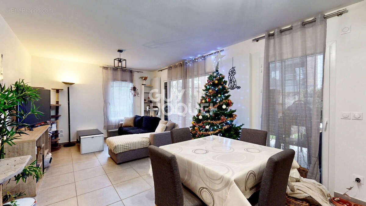 Appartement à POISY