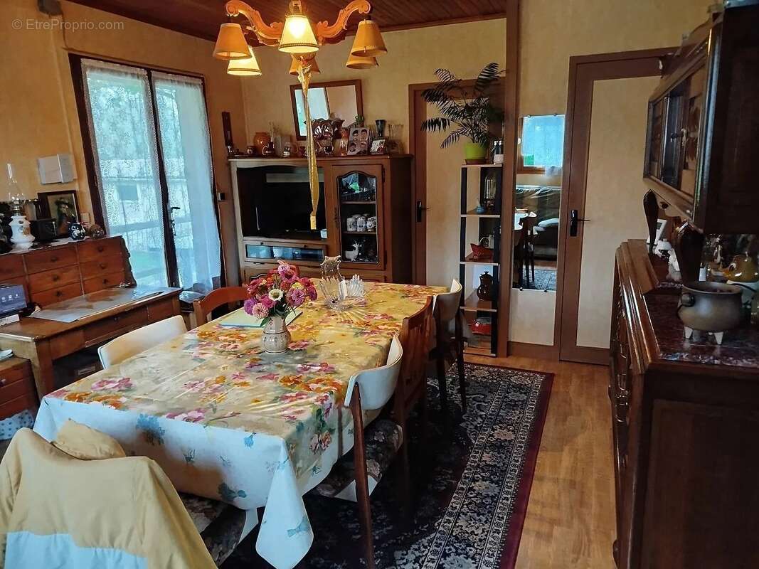 Maison à CHESSY-LES-PRES